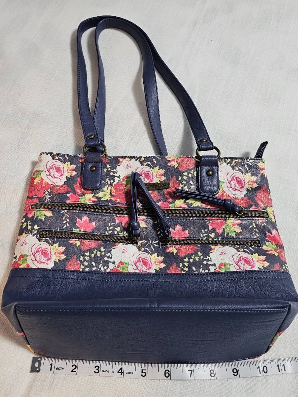Stone Mountain Medium Shoulder Bag Navy Floral Multi Pocket Faux Leather $79 - Picture 8 of 12